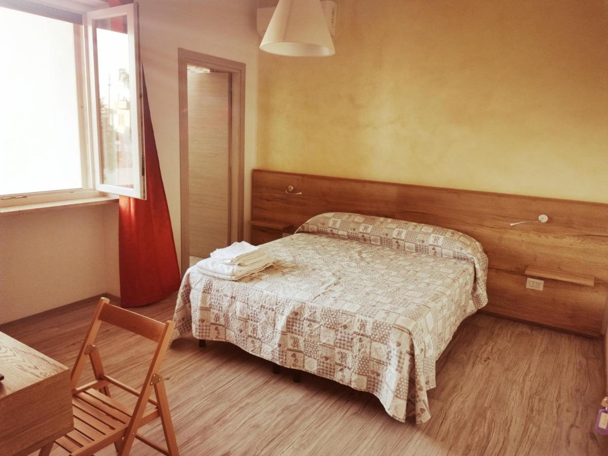 Via Alessandria Hotel Racale Eksteriør billede
